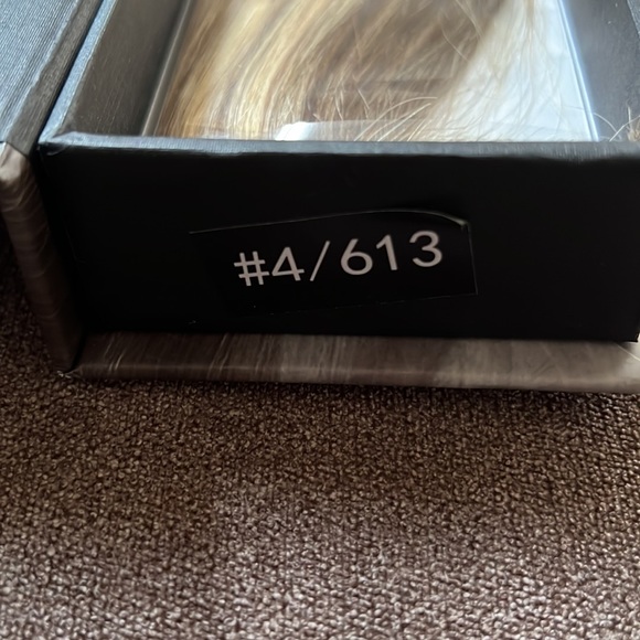 #4/613- NEW- Beyond the Beauty 100% human hair clip extensions - Picture 6 of 9